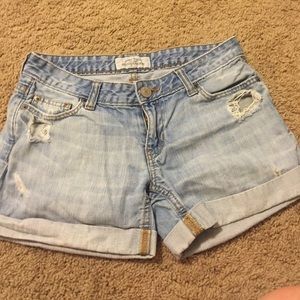Aeropostale Light wash Distressed Denim Jeans