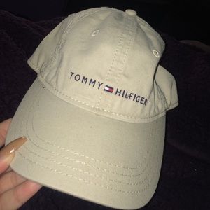 Tommy Hilfiger baseball hat