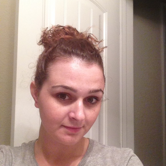 Meet your Posher, Stacie - Picture 1 of 1