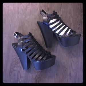 Steve Madden Platform Sandals‼️