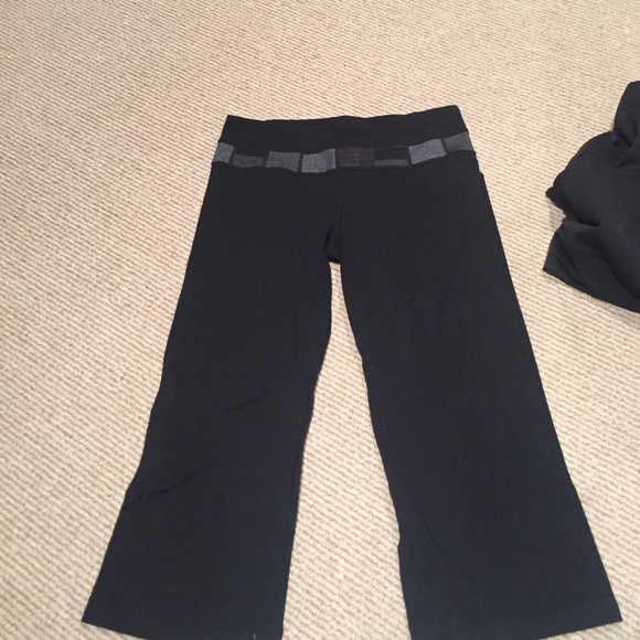 SOLD lulu lemon Capri workout pants
