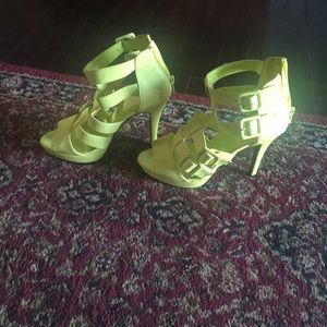 Yellow straps heels