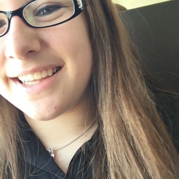 Meet your Posher, Emily - Picture 1 of 1