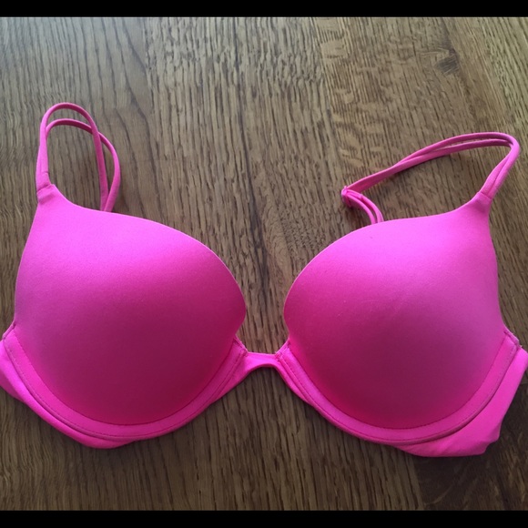 Victoria's Secret "Very sexy push-up" in hot pink