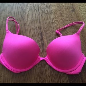 Victoria's Secret "Very sexy push-up" in hot pink