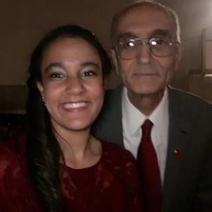 Meet your Posher, Larissa