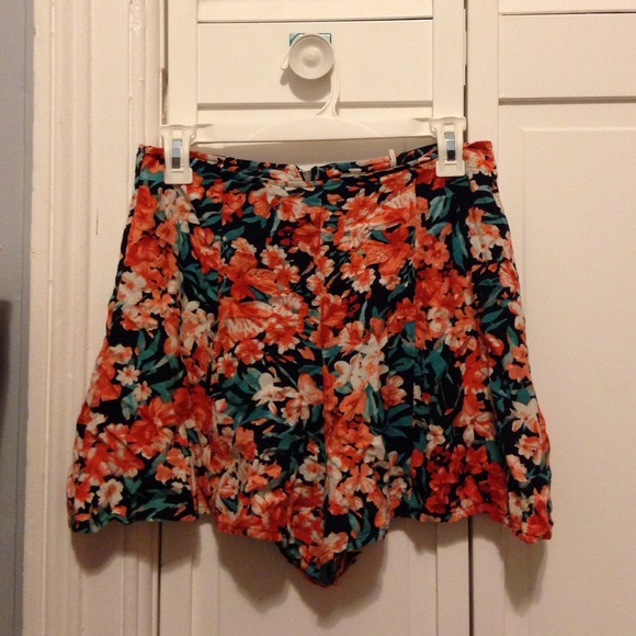 Kimchi Blue Flower Shorts