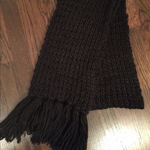 Black knit scarf