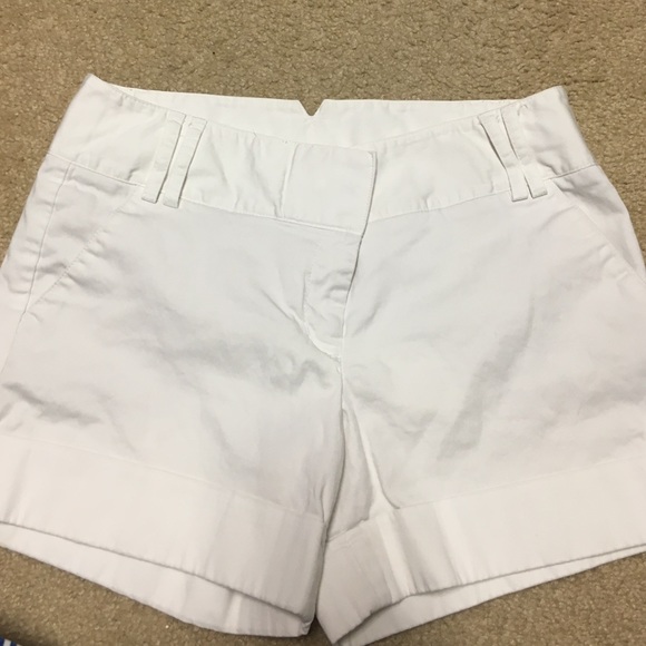 Express size 6 white shorts
