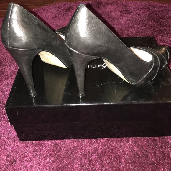 Boutique9  black leather pumps