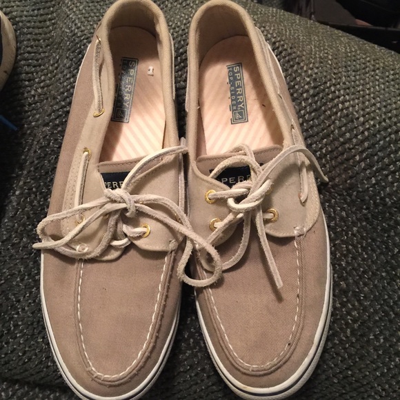 Sperry size 9