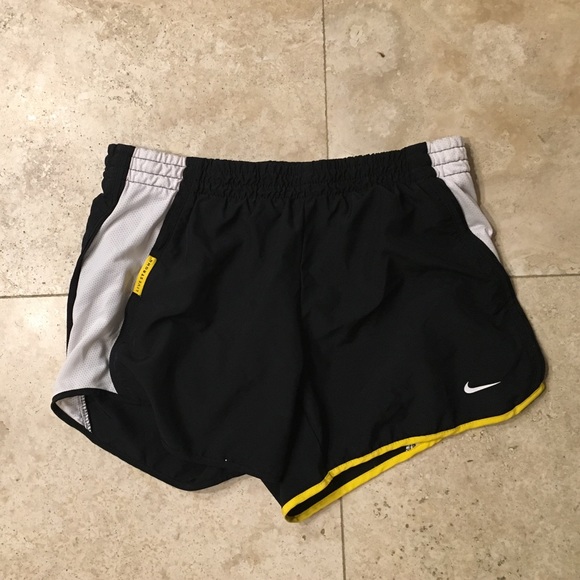 Nike Pants - Nike livestrong short