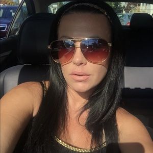 Meet your Posher, Alisha