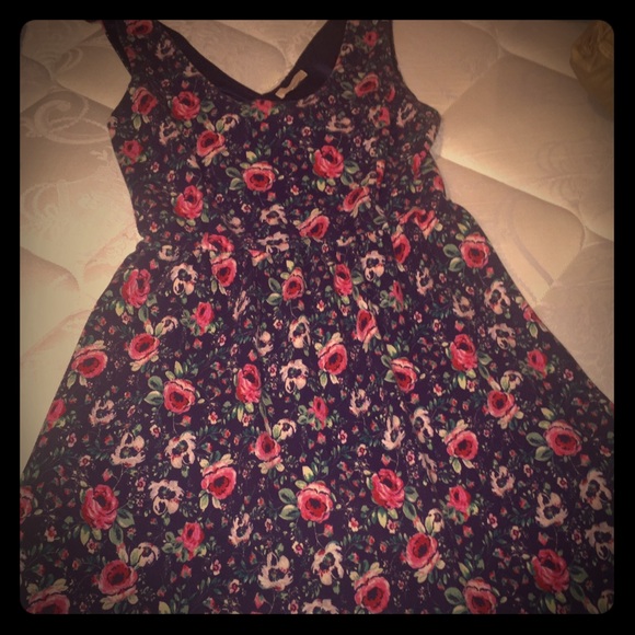 LC Lauren Conrad Dresses & Skirts - LC Floral Pattern Dress