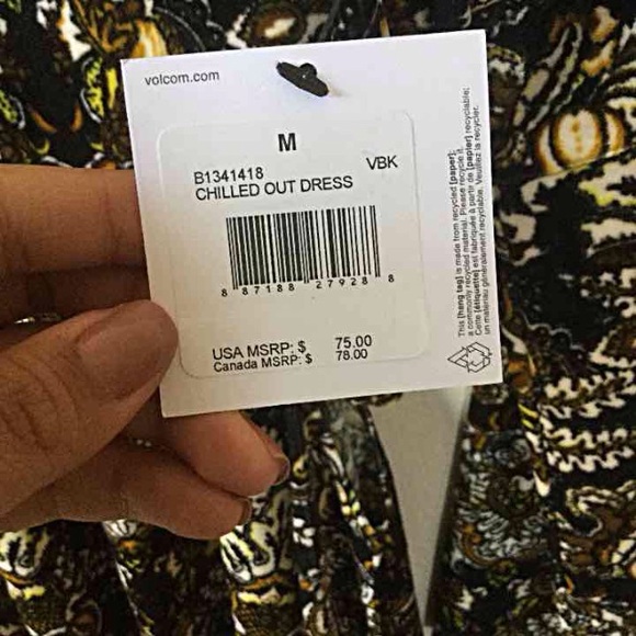 CUTE Volcolm Dress - Picture 4 of 4