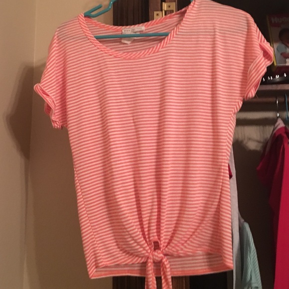 Crop top - Picture 1 of 2