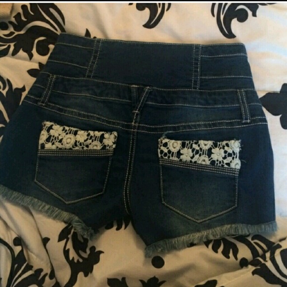 High waisted shorts - Picture 2 of 2