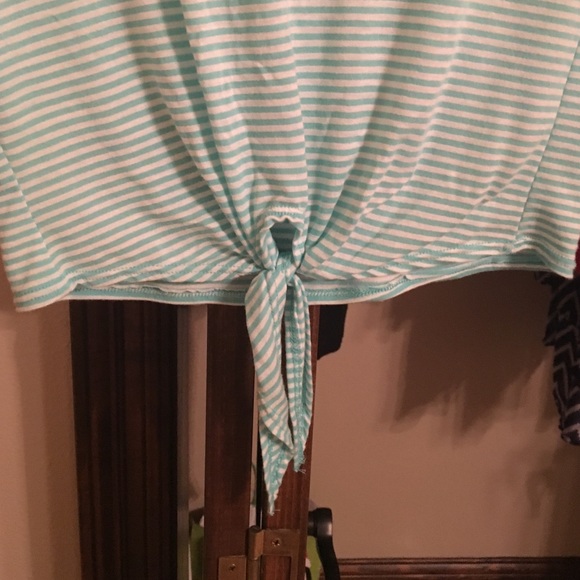 Crop top - Picture 2 of 2