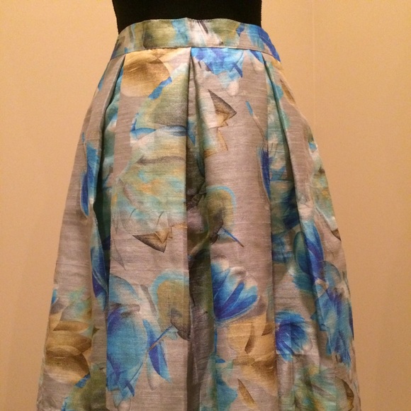 Floral print skirt