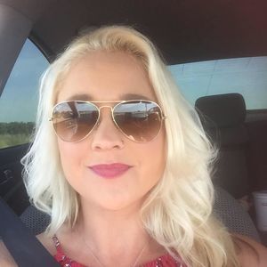 Meet your Posher, Melanie