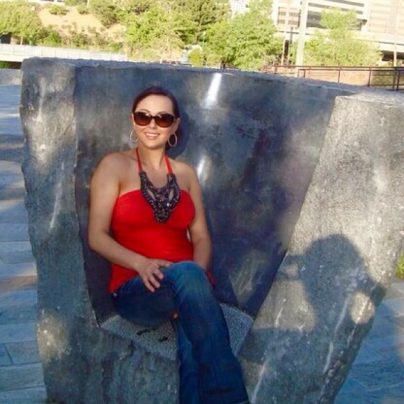 Red top - Picture 3 of 3