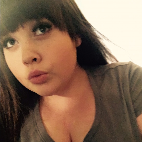 Meet your Posher, Ali - Picture 1 of 1