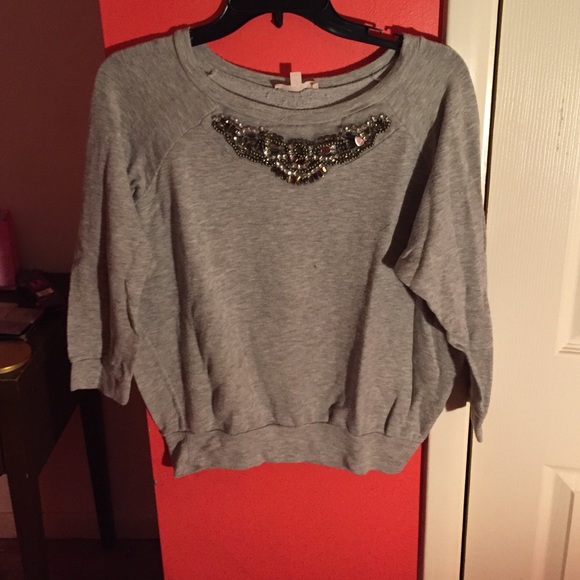 Mid sleeve shirt