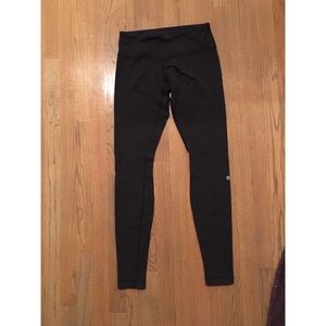 Lululemon. Wunder under.