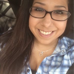 Meet your Posher, Stephanie