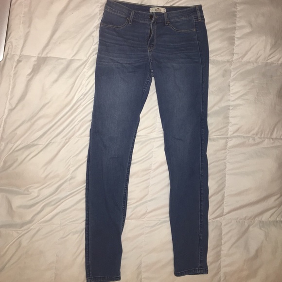 Hollister Medium Wash Jeans! - Picture 1 of 2