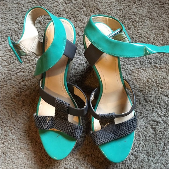Calvin Klein color block wedge heels size 8.5 - Picture 2 of 4