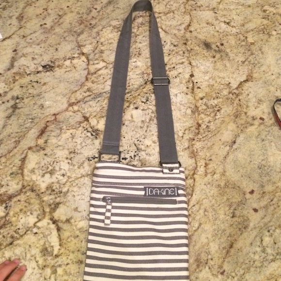 Dakine cross body
