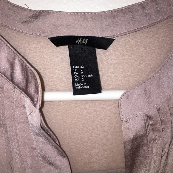 H&M blouse - Picture 2 of 4