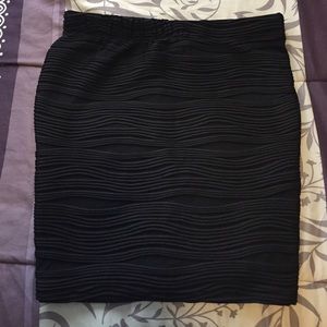 Black Lily White Textured Pencil Skirt