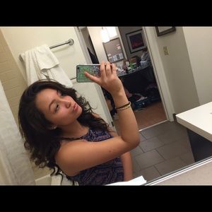 Meet your Posher, Seriah