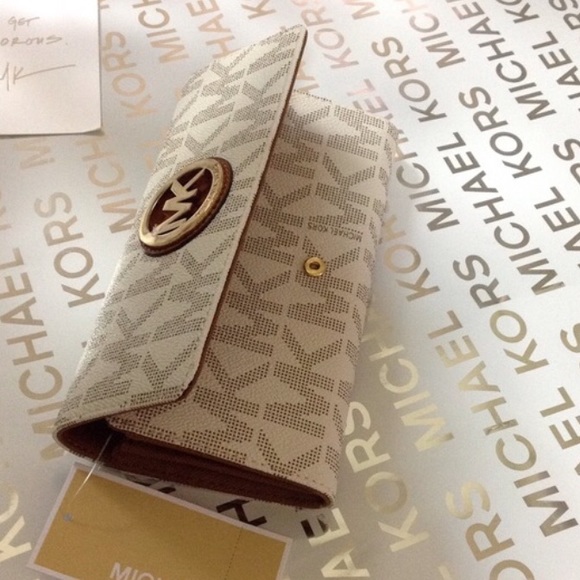 Michael Kors fulton flap wallet