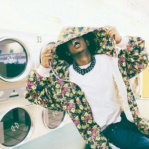 Meet your Posher, Maya