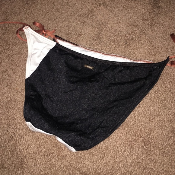 Victoria's Secret BRAND NEW bikini size m - Picture 2 of 3