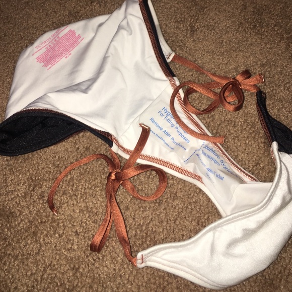 Victoria's Secret BRAND NEW bikini size m - Picture 3 of 3