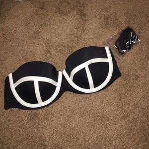 Victoria's Secret BRAND NEW bikini top 34c