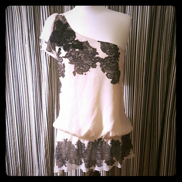 Guess one shoulder asymmetrical shirt L