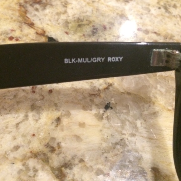 flower pattern Roxy sunglasses - Picture 3 of 4