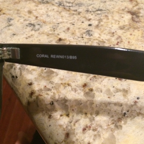 flower pattern Roxy sunglasses - Picture 4 of 4