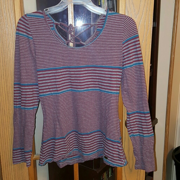 Quicksilver sz L soft knit long sleeve keyhole top