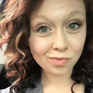 Meet your Posher, Holly