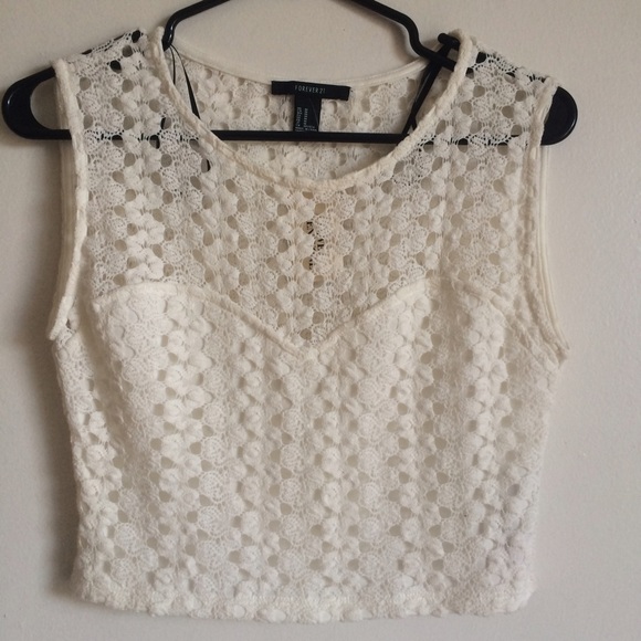 ✖️SOLD✖️NWT Forever 21 lace crop top