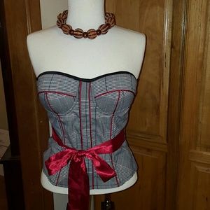 Fitted Strapless Corset