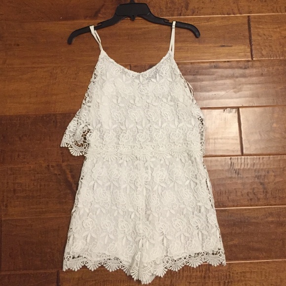 Zara lace romper in white S/M