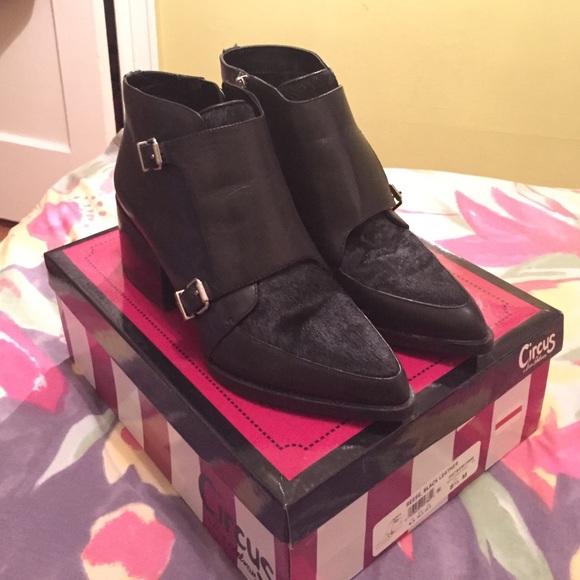 Chunk heel booties