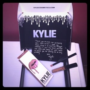 Exposed Kylie Lip Kit